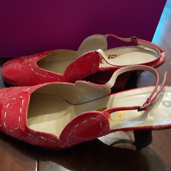 Vero Cuoio red leather 3 inch heels. Size 9 - Picture 11 of 16